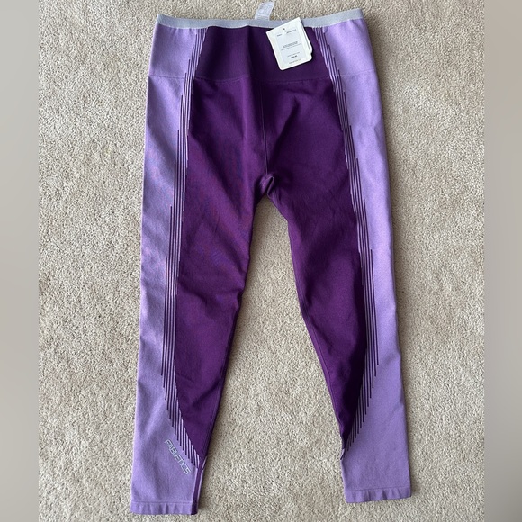 NWT Fabletics Leggings in Deep Purple and Lavender - Picture 1 of 8